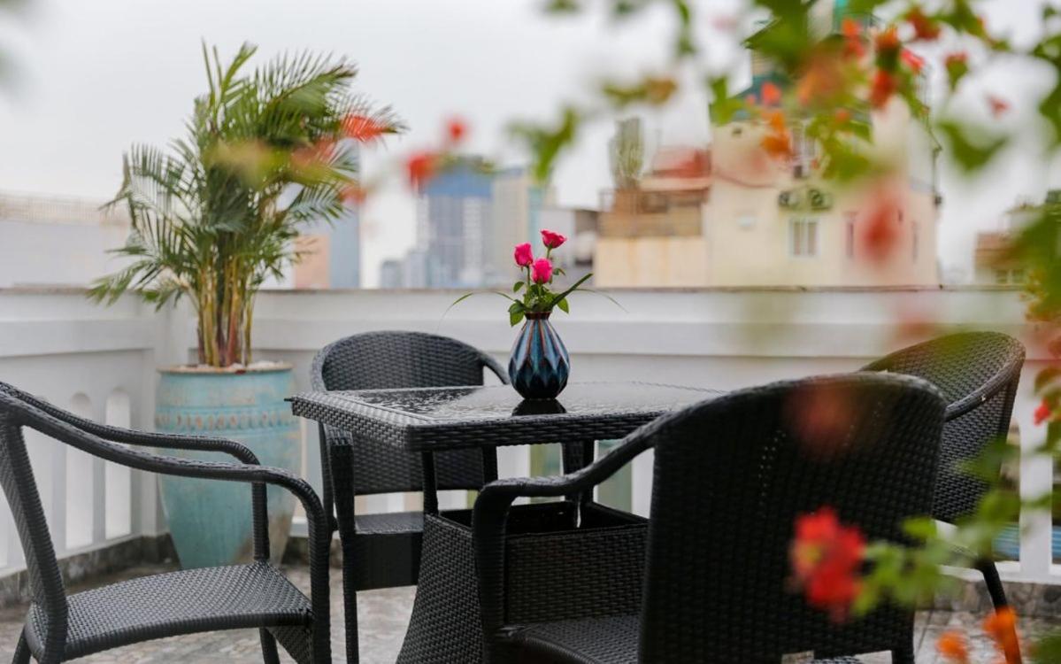 Hotel Le Petit & Rooftop Bar