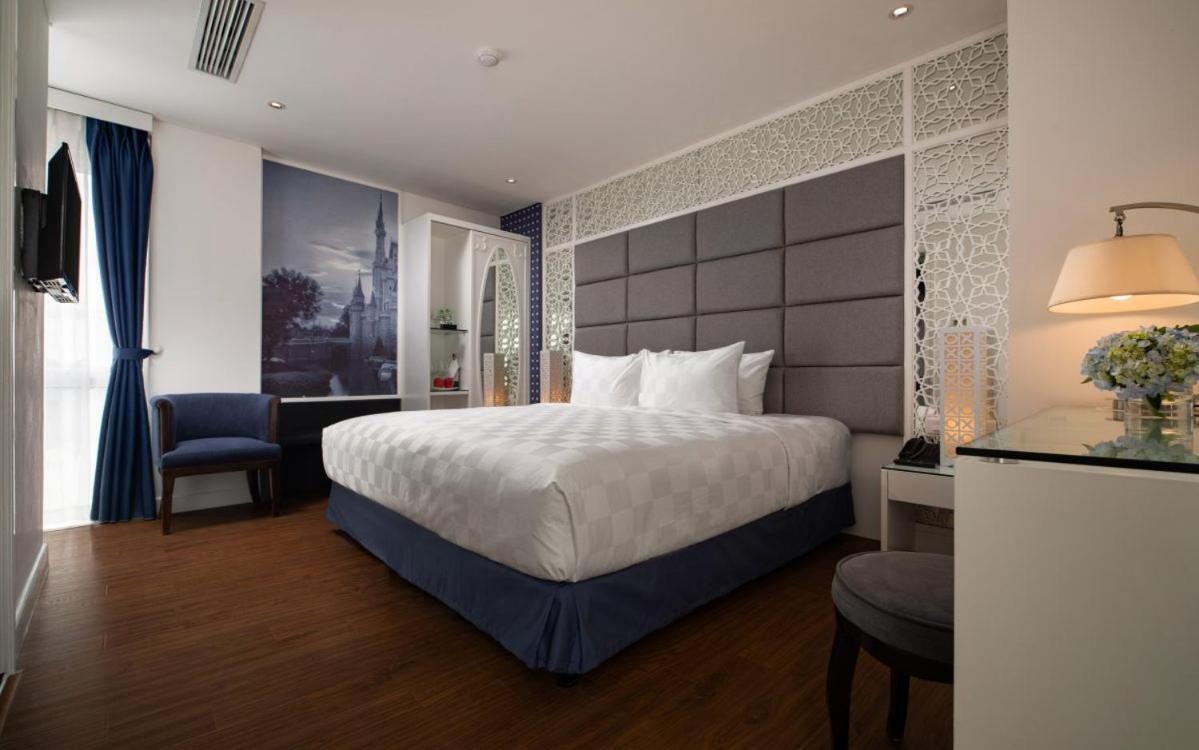 Le Petit & Rooftop Bar Hotel Hanoi